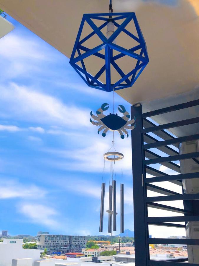קוצ'ינג Cat City Mediterranean Theme City&Pool View Homestay 貓城地中海主題城市泳池風景民宿 מראה חיצוני תמונה